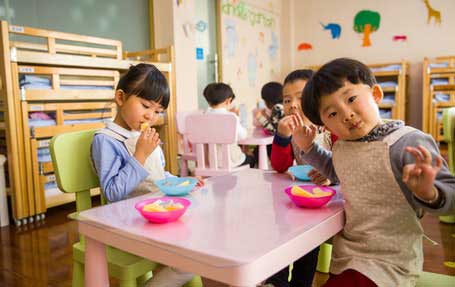 Indulge Your Kids in Some Fun Ways of Eating Healthy Foods